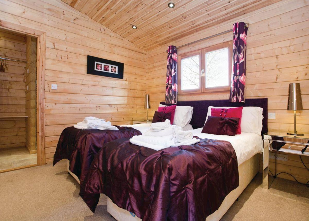 Dacre Lakeside Park Hotel Brandesburton ภายนอก รูปภาพ