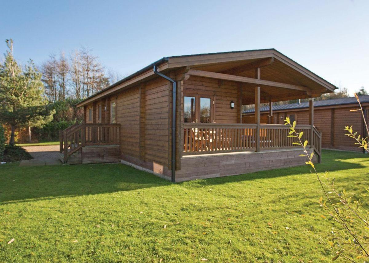 Dacre Lakeside Park Hotel Brandesburton ภายนอก รูปภาพ