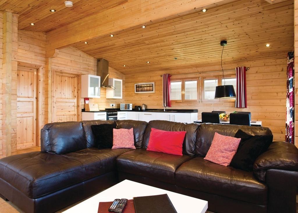 Dacre Lakeside Park Hotel Brandesburton ภายนอก รูปภาพ