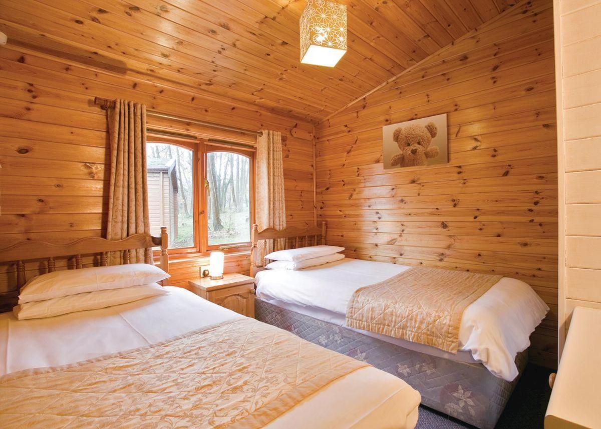 Dacre Lakeside Park Hotel Brandesburton ภายนอก รูปภาพ