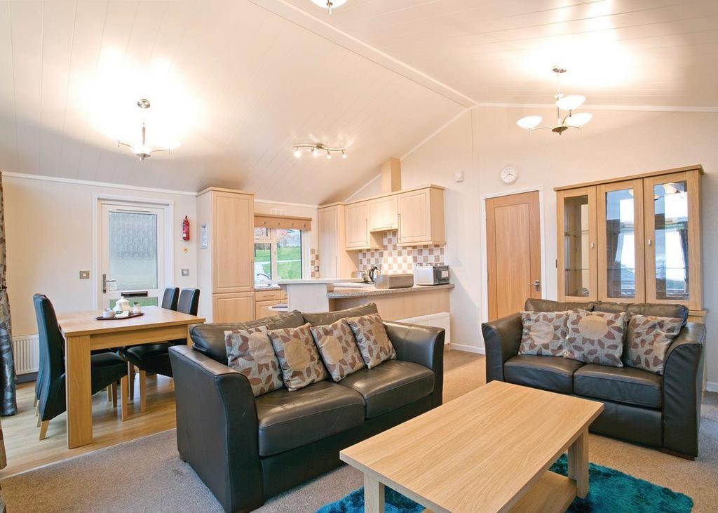 Dacre Lakeside Park Hotel Brandesburton ภายนอก รูปภาพ