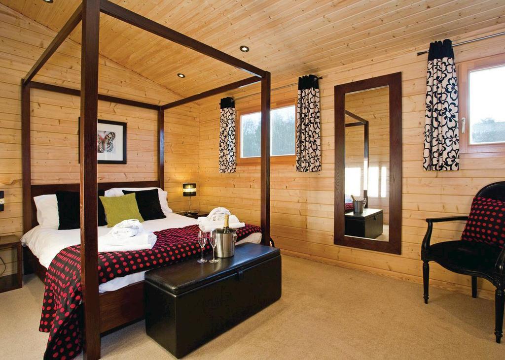 Dacre Lakeside Park Hotel Brandesburton ภายนอก รูปภาพ