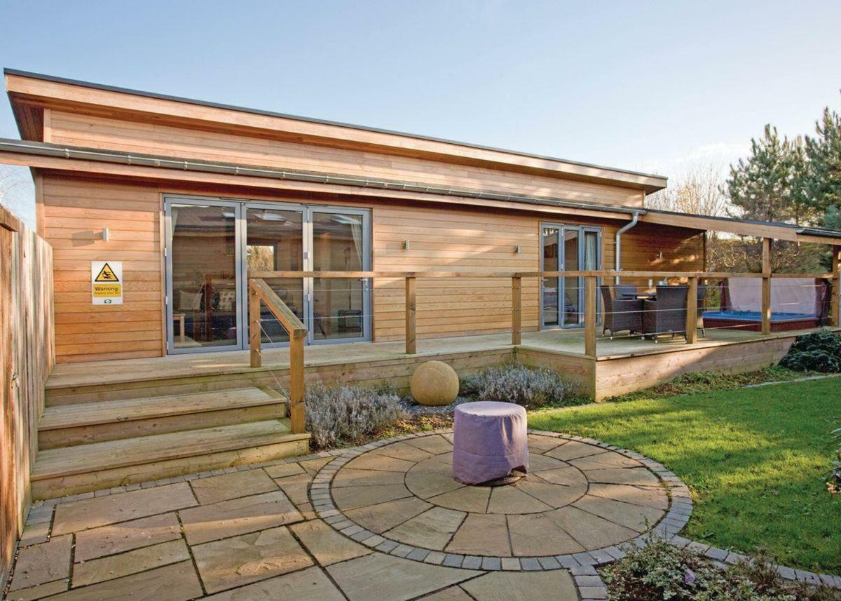 Dacre Lakeside Park Hotel Brandesburton ภายนอก รูปภาพ